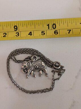 Cute Vintage Silver Toned Elephant Charm/Pendant Necklace